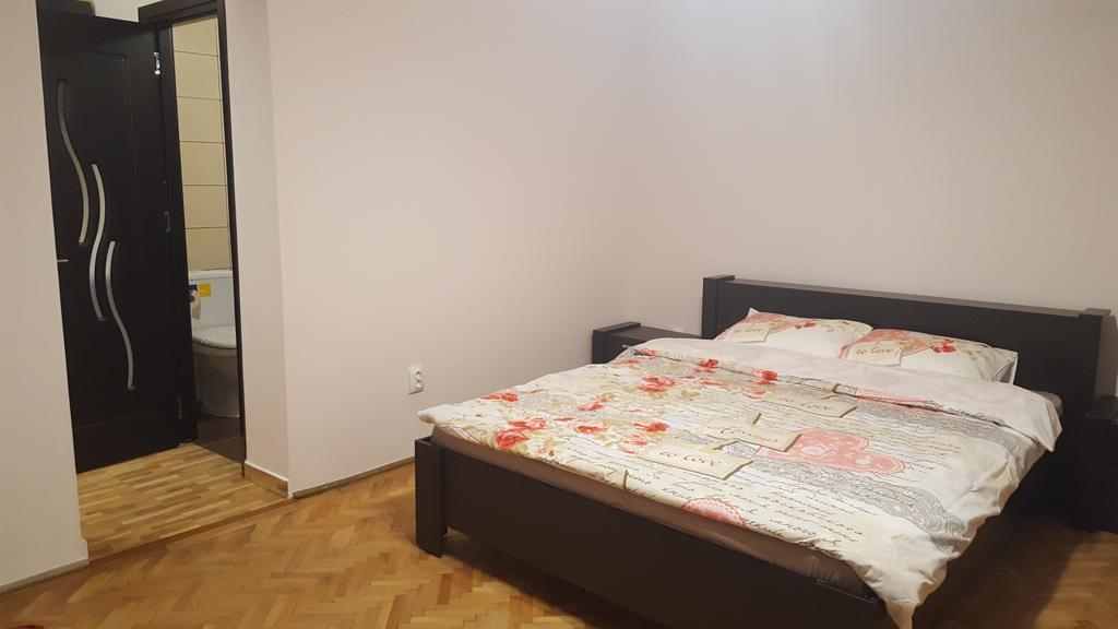 Studio Piata Sfatului - Braşov Buitenkant foto